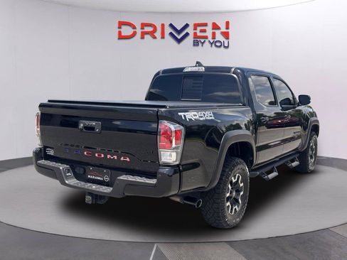 Used 2022 Toyota Tacoma TRD Off-Road w/ Technology Package AWD/4WD image 3