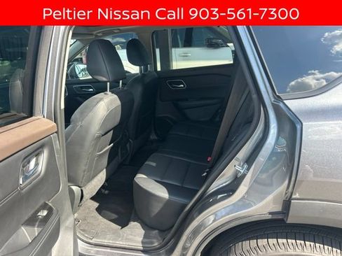 Certified 2021 Nissan Rogue SV w/ Premium Package FWD image 12