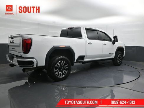 Used 2022 GMC Sierra 2500 AT4 w/ AT4 Premium Plus Package AWD/4WD image 2