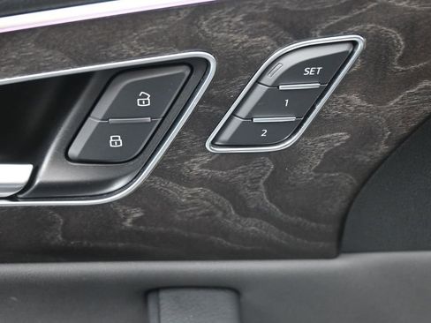 Used 2019 Audi Q8 Premium Plus w/ Premium Plus AWD/4WD image 21