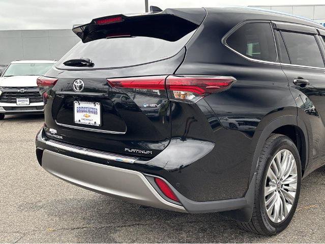 Used 2025 Toyota Highlander Platinum AWD/4WD image 11