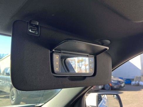 Used 2023 Chevrolet Traverse LT image 37