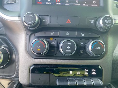 Used 2020 RAM 1500 Big Horn AWD/4WD image 16