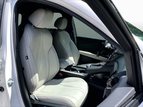 Certified 2025 Acura RDX SH-AWD image 9