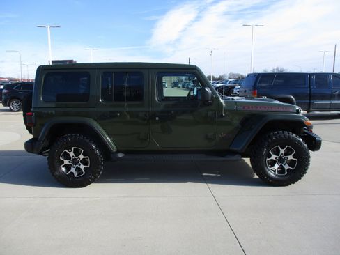 Used 2021 Jeep Wrangler Unlimited Rubicon w/ Uconnect 4C Nav & Sound Group image 8