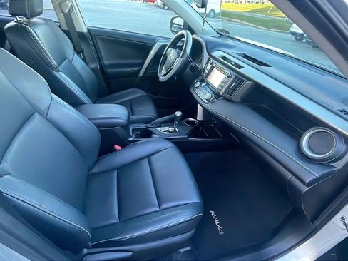 Used 2014 Toyota RAV4 Limited image 34