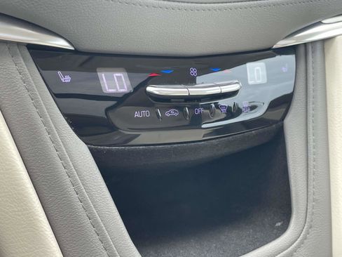 Used 2019 Cadillac XT5 Luxury AWD/4WD image 18