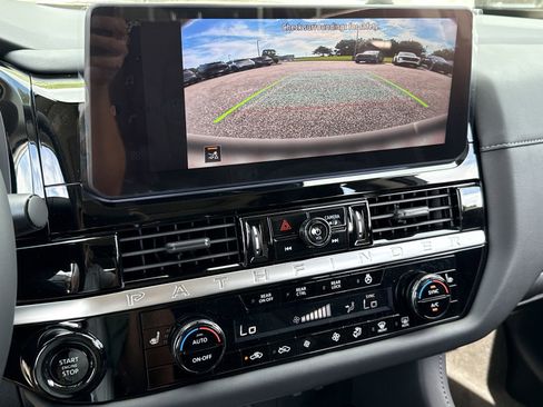New 2026 Nissan Pathfinder SV w/ SV Premium Package FWD image 7