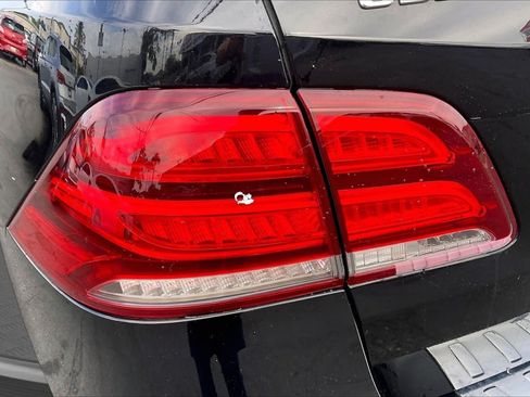 Used 2018 Mercedes-Benz GLE 350 w/ Premium 1 Package image 30