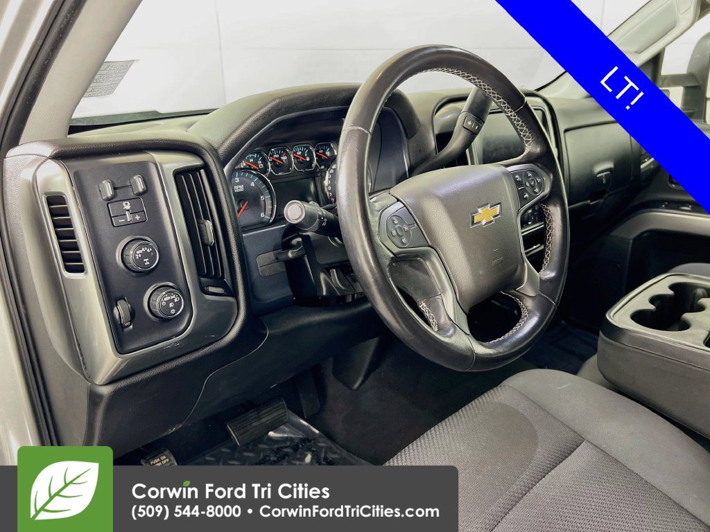 Used 2018 Chevrolet Silverado 1500 LT w/ All Star Edition AWD/4WD image 2