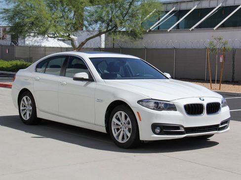 Used 2016 BMW 528i Sedan RWD image 3