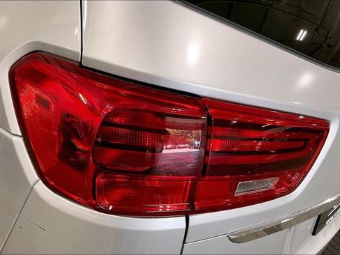 Used 2019 Kia Sedona LX FWD image 31