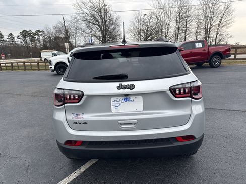 Used 2025 Jeep Compass Limited w/ Sun & Sound Group image 6