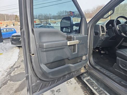 Used 2022 Ford F250 Lariat w/ Lariat Ultimate Package image 16