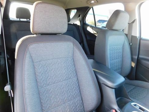 Used 2022 Chevrolet Equinox LT w/ Driver Convenience Package image 19