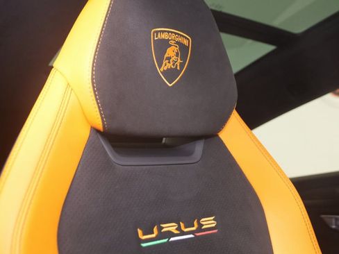 Used 2021 Lamborghini Urus image 16