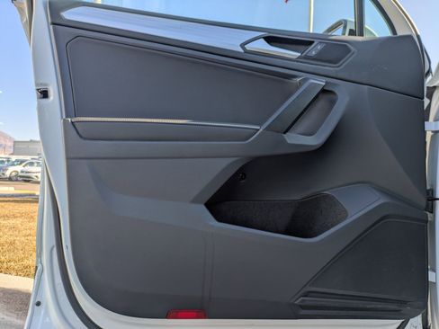 Used 2023 Volkswagen Tiguan S image 15