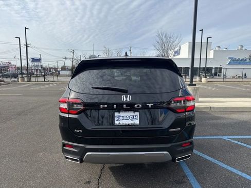 New 2026 Honda Pilot Touring image 7