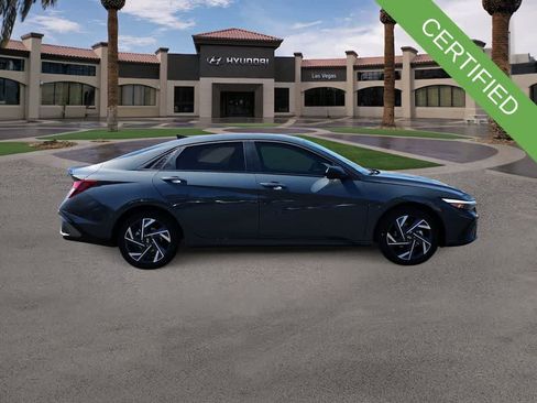 Used 2025 Hyundai Elantra Sport FWD image 9