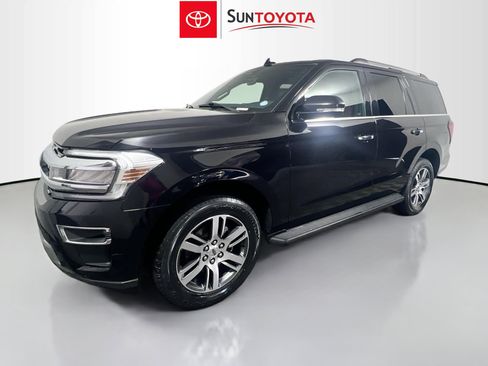 Used 2024 Ford Expedition Limited image 9