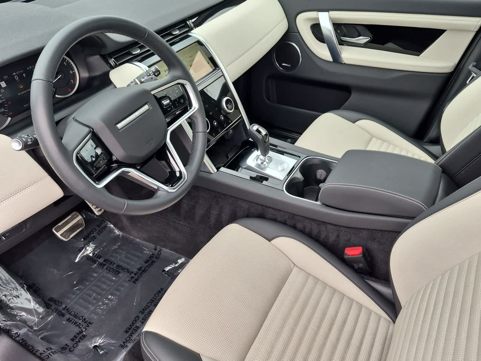Certified 2023 Land Rover Discovery Sport SE R-Dynamic AWD/4WD image 2