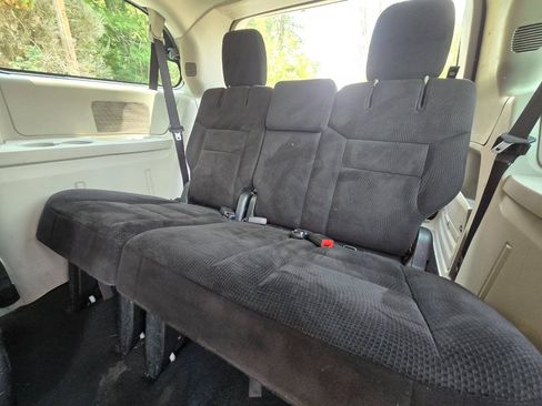 Used 2014 Dodge Grand Caravan American Value Package FWD image 30