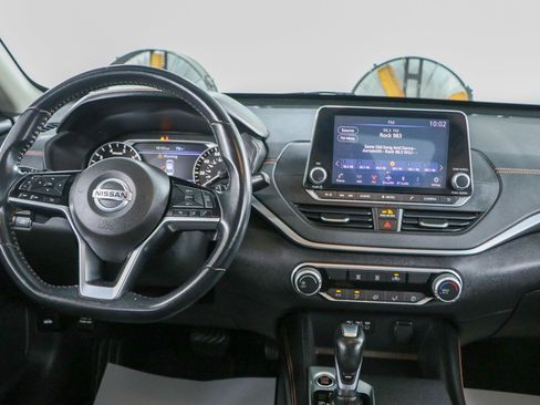 Used 2020 Nissan Altima 2.5 SR FWD image 17