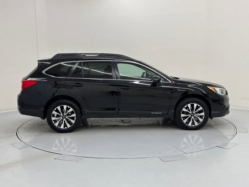 Used 2017 Subaru Outback 3.6R Limited image 7