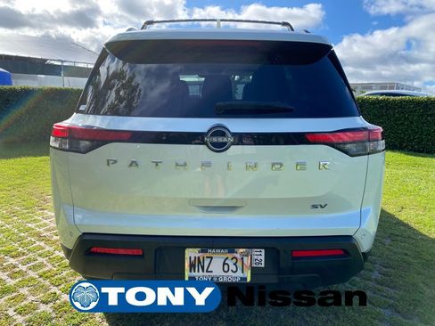 Used 2023 Nissan Pathfinder SV image 6
