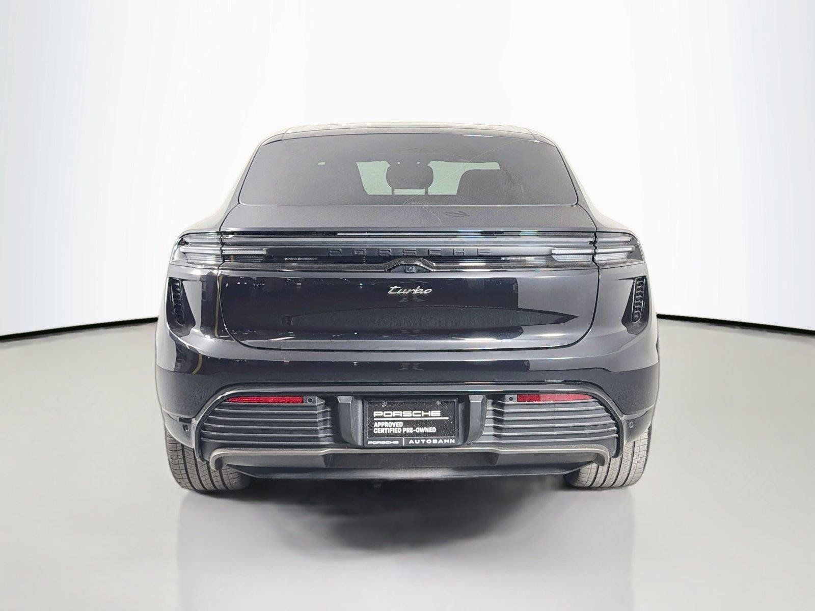 Certified 2025 Porsche Macan Turbo Electric AWD/4WD image 6