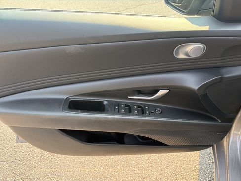 Used 2024 Hyundai Elantra Limited FWD image 20