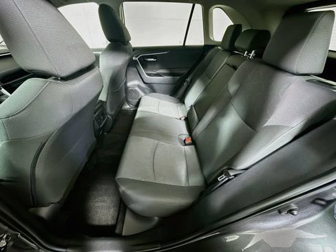 Certified 2025 Toyota RAV4 XLE FWD image 22