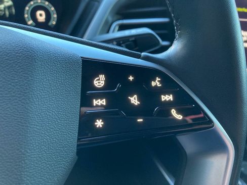 Used 2023 Audi Q4 e-tron Premium Plus w/ Premium Plus image 17