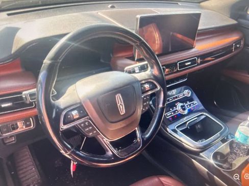 Used 2022 Lincoln Nautilus Reserve w/ Monochromatic Package FWD image 4