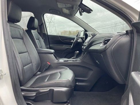 Used 2019 Chevrolet Equinox Premier image 16