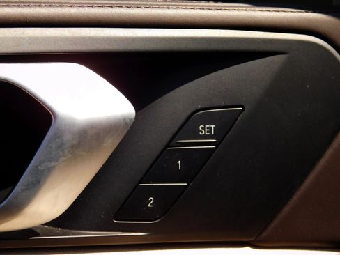 Used 2019 BMW X5 xDrive40i w/ Premium Package 2 AWD/4WD image 18