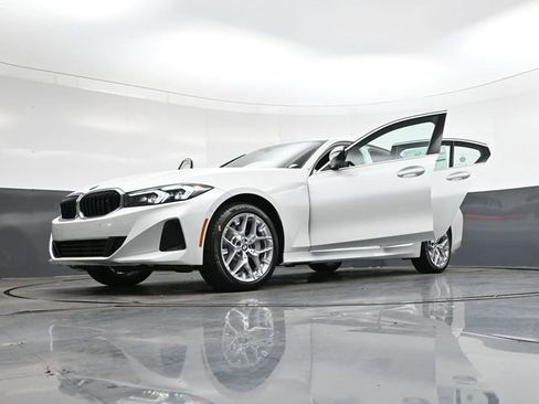 New 2026 BMW 330i xDrive Sedan w/ Premium Package image 40