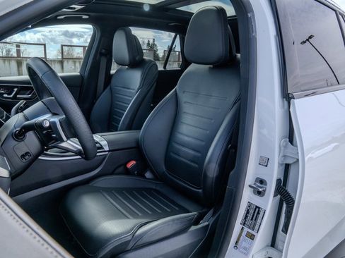 Certified 2025 Mercedes-Benz GLC 300 4MATIC image 17