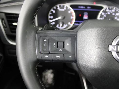 Certified 2025 Nissan Rogue SV FWD image 25