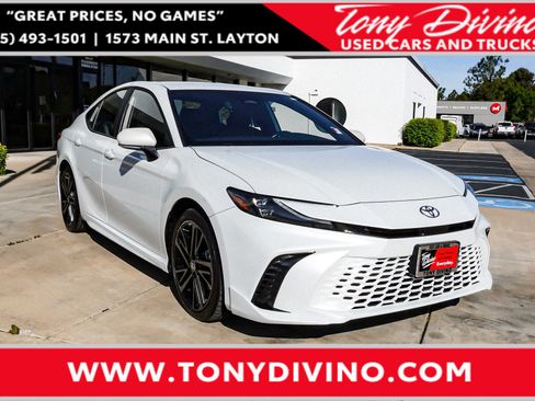 Used 2025 Toyota Camry XSE FWD image 1