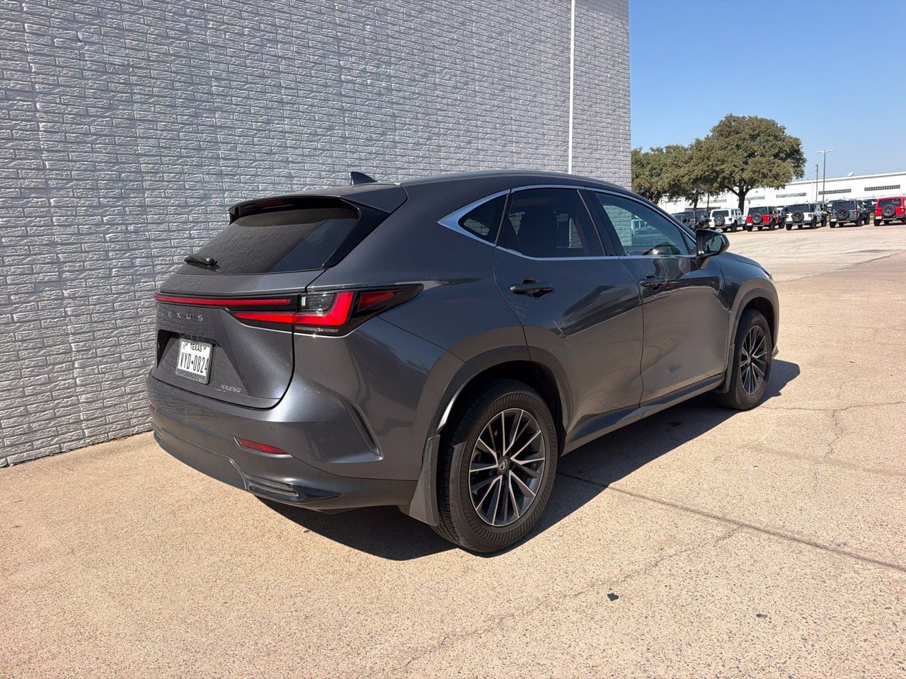 Used 2025 Lexus NX 250 FWD w/ Accessory Package (2T) image 3