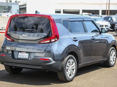 Used 2021 Kia Soul LX FWD image 4