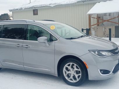 Used 2018 Chrysler Pacifica Touring-L Plus w/ Tire & Wheel Group