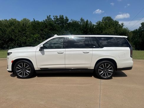 Used 2021 Cadillac Escalade ESV Sport w/ Driver Assist Tech Package AWD/4WD image 2