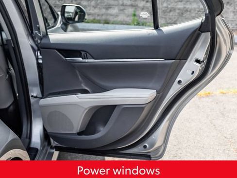 Used 2022 Toyota Camry XLE FWD image 19