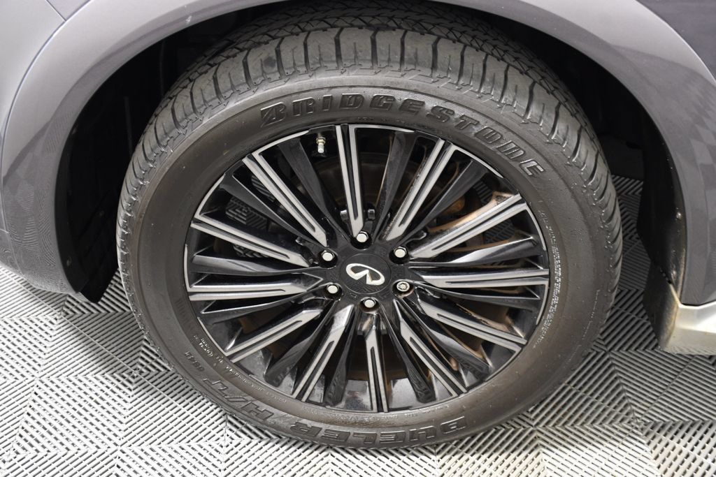 Used 2019 INFINITI QX80 Limited AWD/4WD image 11