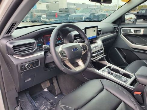 Used 2024 Ford Explorer XLT w/ Equipment Group 202A AWD/4WD image 11