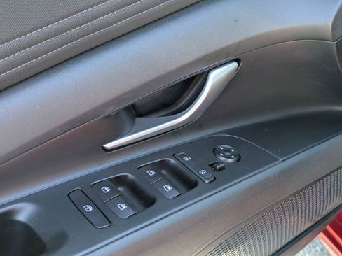 Used 2025 Hyundai Elantra SEL FWD image 12