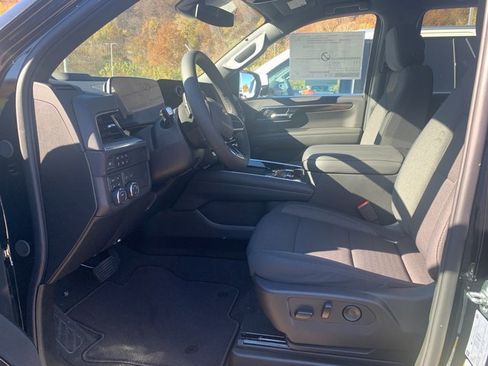 New 2026 Chevrolet Tahoe LS image 5