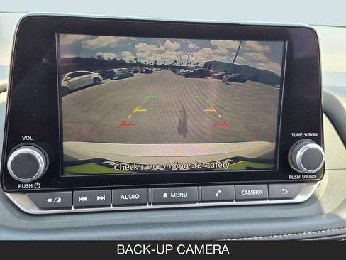 Used 2025 Nissan Rogue SV FWD image 21